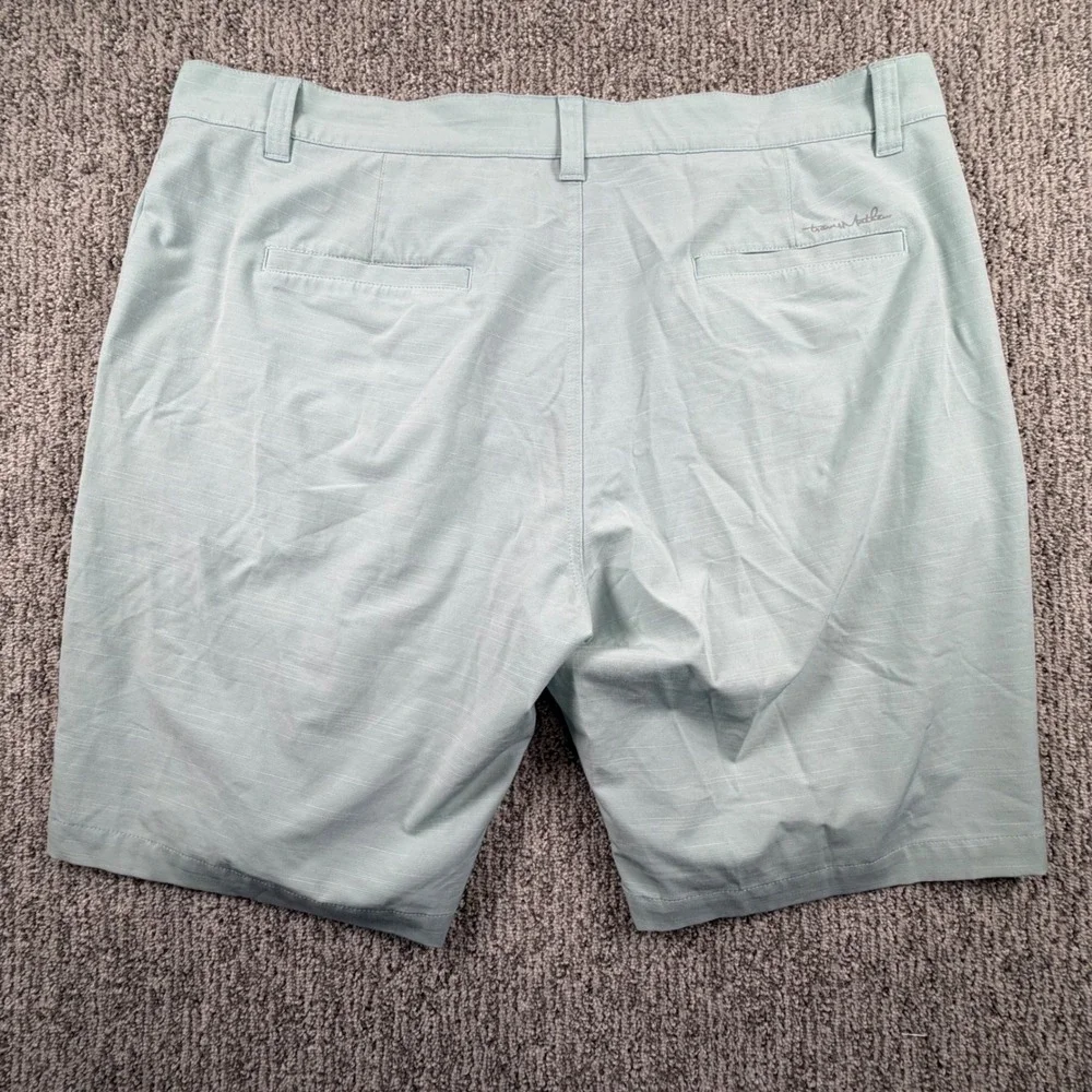 TravisMathew Golf Shorts Mens 40 Green Beck Performance Micro Stripe Stretch